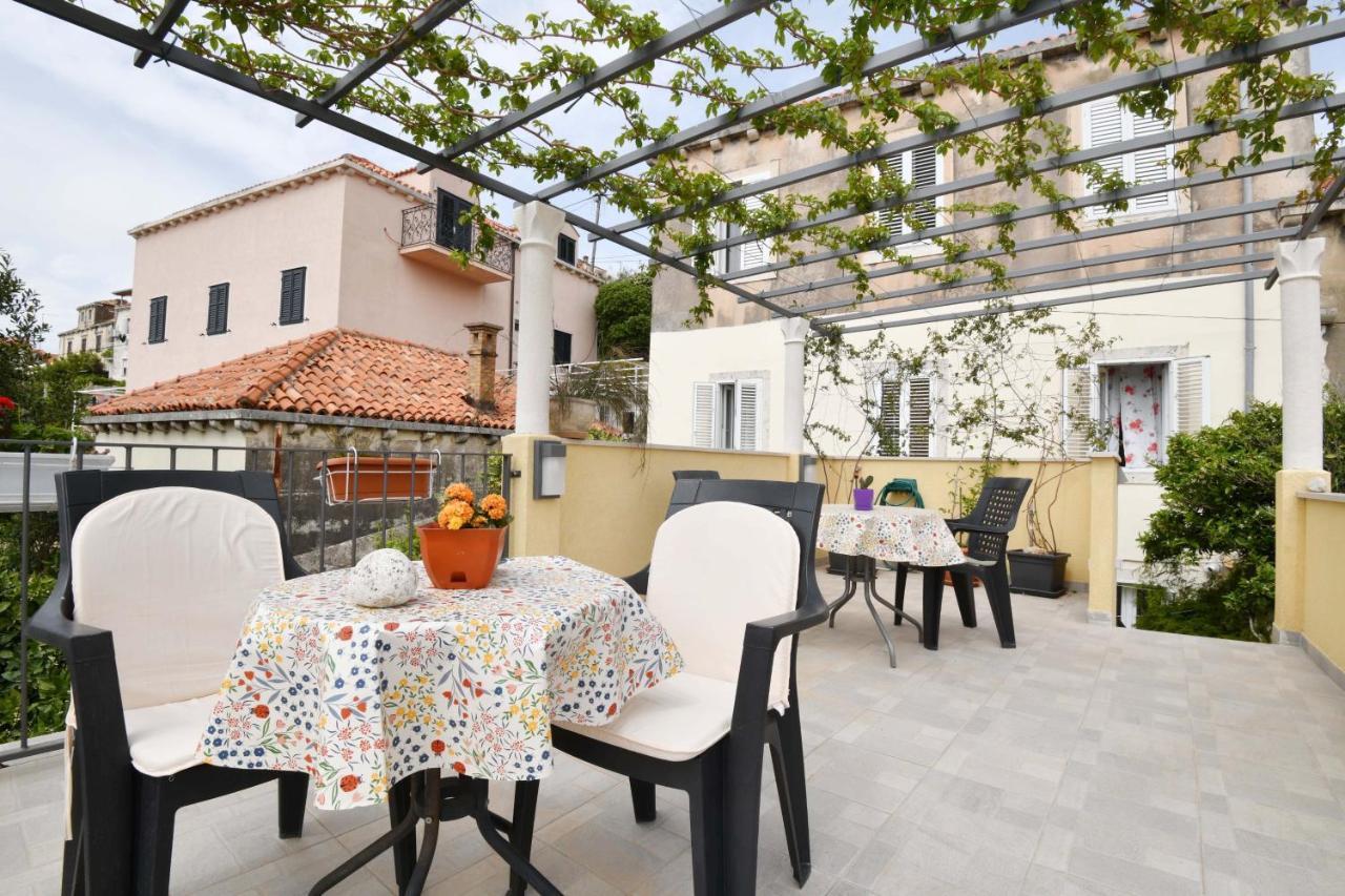 Manda Guest house *