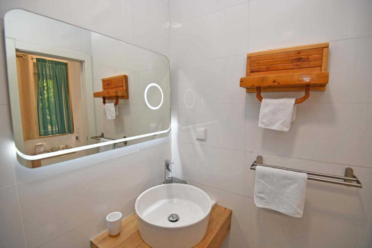 Manda Guest house